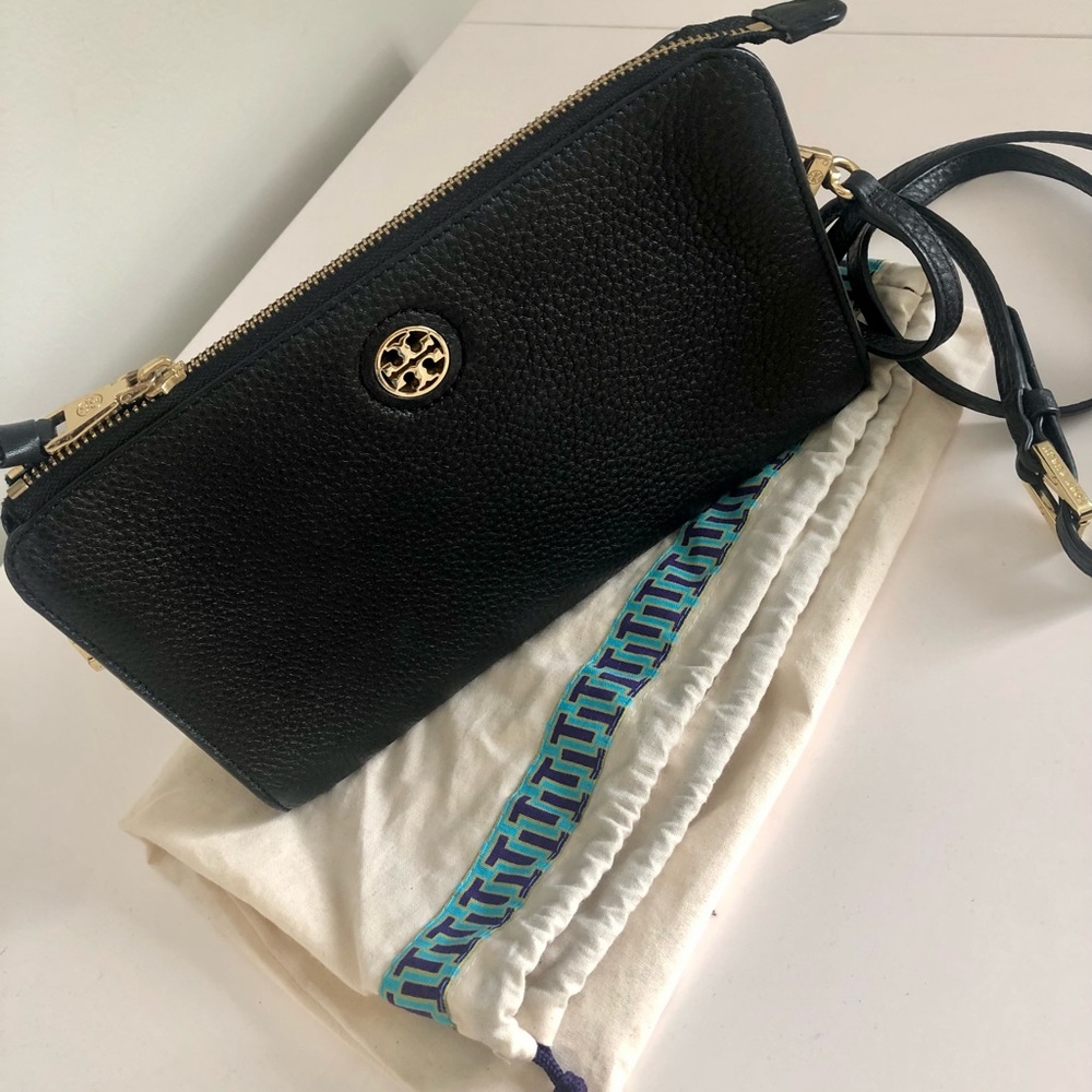 TORY BURCH BLACK ROBINSON CROSSBODY W/REMOVABLE STRAP-iEXCELLENT condition